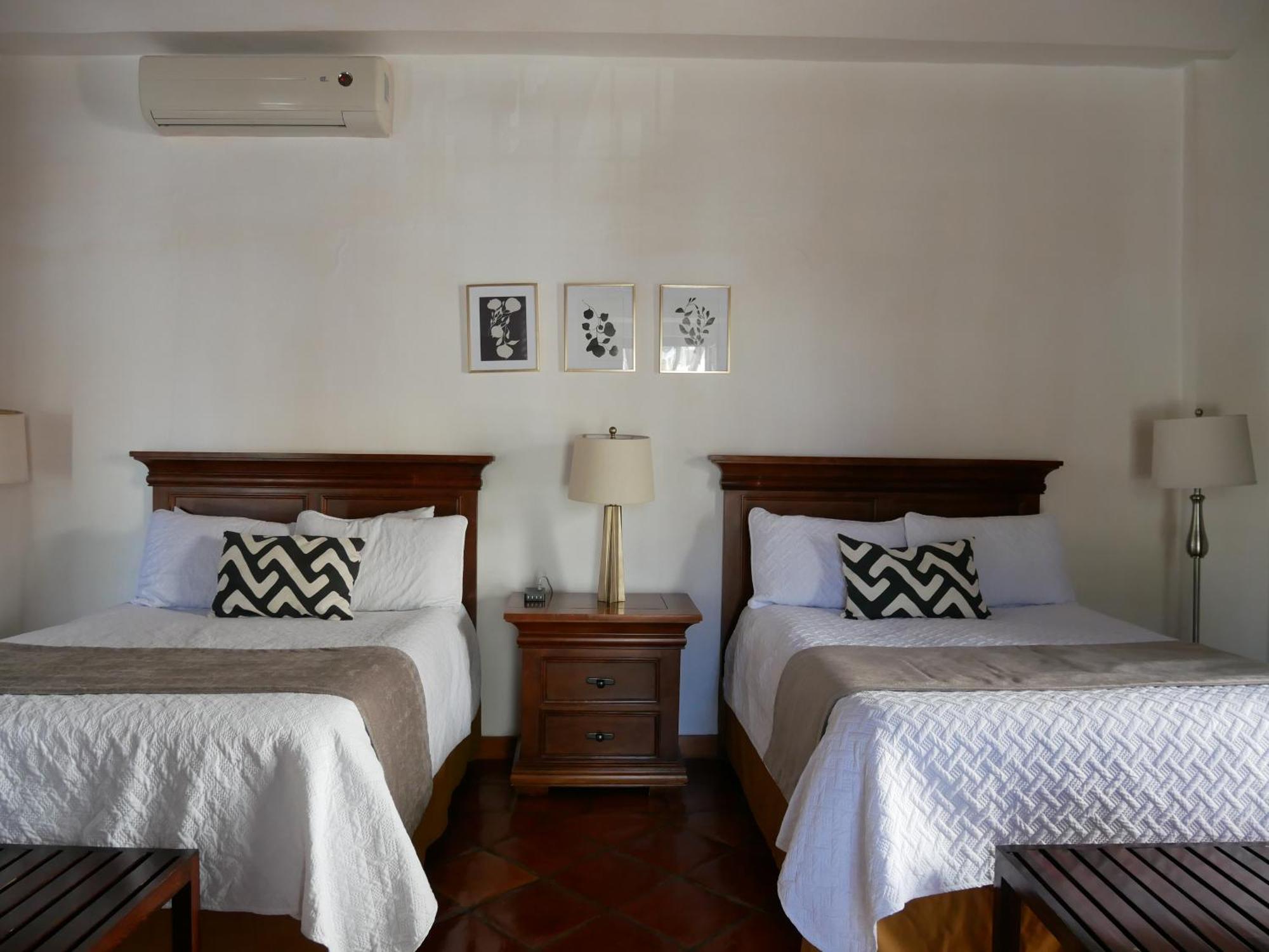Hotel El Farol Parras de la Fuente Buitenkant foto