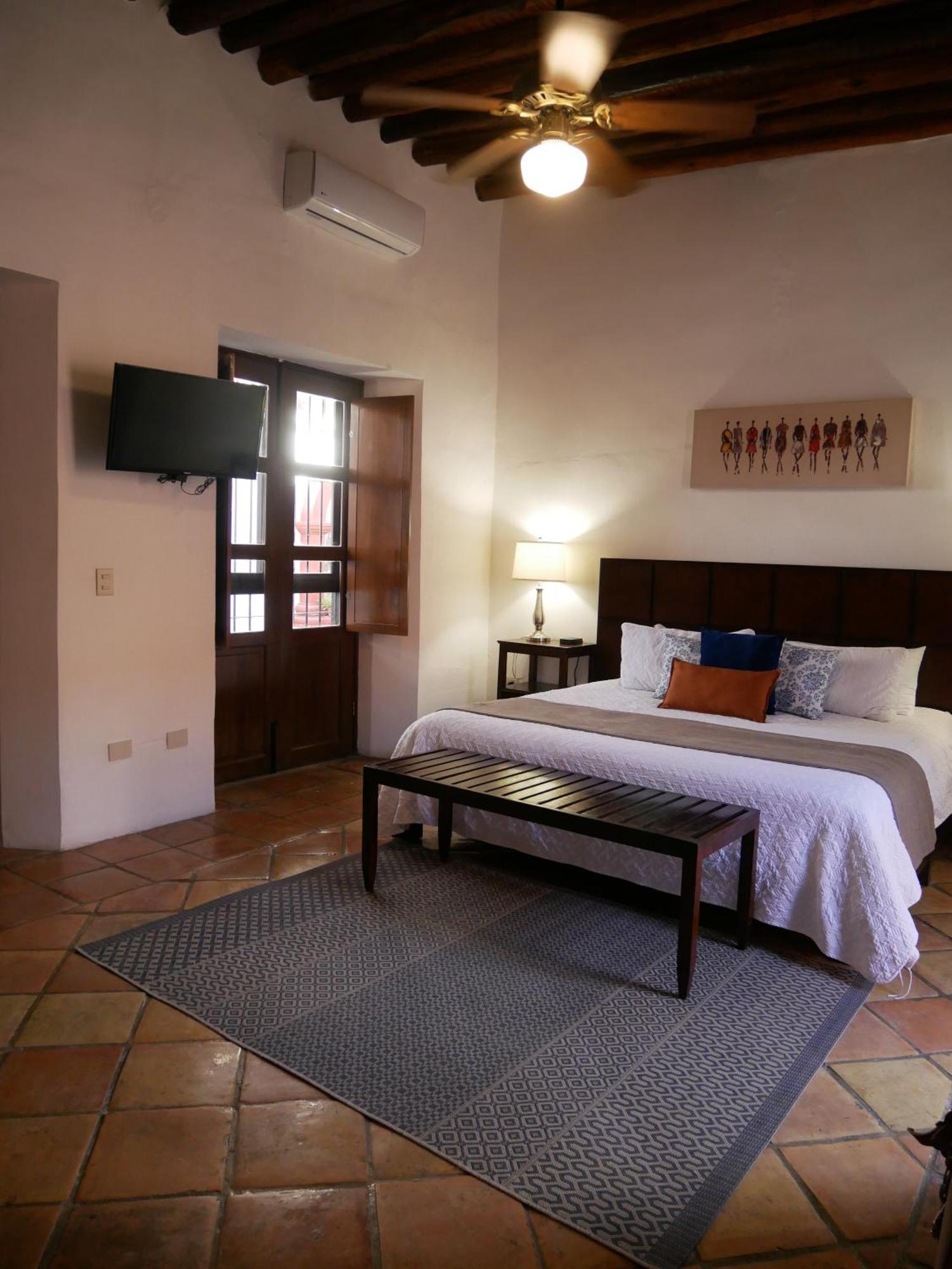 Hotel El Farol Parras de la Fuente Buitenkant foto